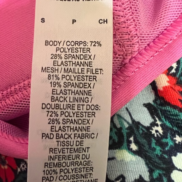 PRICE For JANUARY Sale. Nike NWT Woman’s Pink athletic padded bra. - Picture 5 of 6